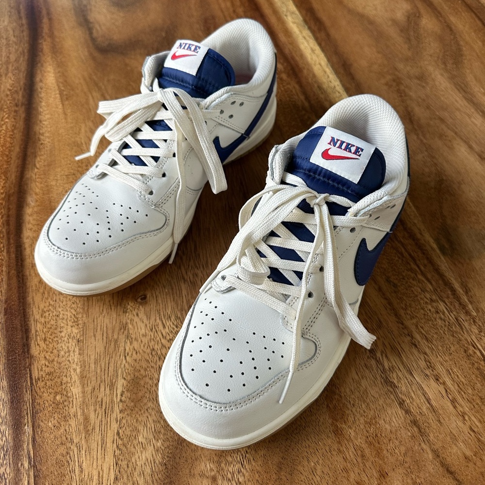 Nike Dunk Low SE. Sail Dunk Marina Blue. Rare.